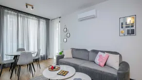 Fresh & Modern Apartment with Balcony by Flat Mаnager - Image 1