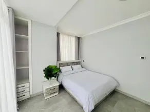 Modern Stylish 2 BR · 10 min from Airport + Wi-Fi - Image 4