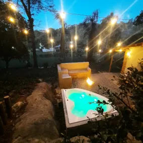 Chalet Cabin with Jacuzzi and Garden Fireplace - Image 2