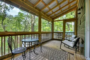 Experience The Cozy Bear Retreat in Ellijay, GA - Image 3