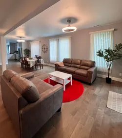 Comfortable 3BR Tacoma Stay Parking WiFi Patio - Image 2