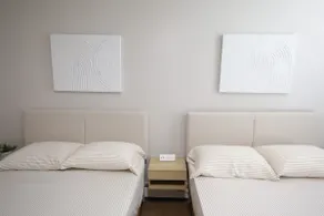 Modern Apt walk to Airport - 5 min from Downtown - Image 3