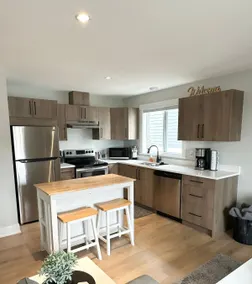 Modern One-Bedroom Retreat in Bear Mountain - Image 2