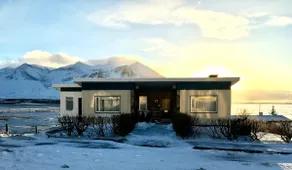 Art & Nature Retreat in Iceland - The Crib Rocks - Image 3