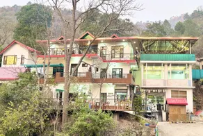 Yug Homestay | 5Bed room with Pool & River View - Image 2