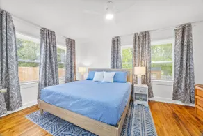 Go Tigers~ King bed, kitchen & laundry - Image 3