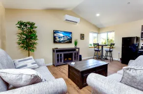 Blossom Creek Suite A - Image 2