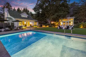 Harbor Country Poolside - Image 3