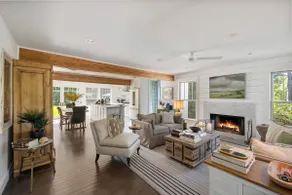 Harbor Country Poolside - Image 4