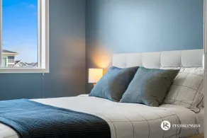 Near Airport »Family Friendly »King Bed - Image 3