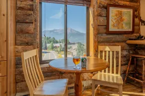 Alpine Escape: Hot tub + View + 2 Blocks to Lift! - Image 4