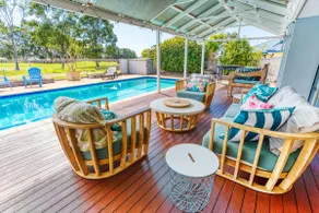 Pool and Putt Paradise - Image 2