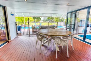Pool and Putt Paradise - Image 3