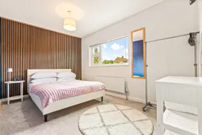 3BR House Parking, Garden & Pet Friendly - Image 2