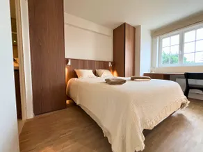 3-bedroom apartment in Knokke with parking & terrace - Image 2