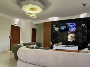 White Swan | Elite 2 Bedroom apart By Skygliders - Image 4