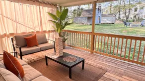 Family Home w/Patio & Fire pit/Near airport & BMW - Image 3