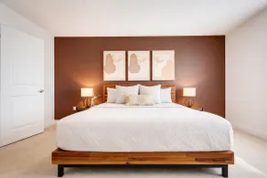 Modern 4BR/4BA | 5 beds-sleeps 10+ | close to 401 - Image 5