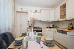 EHM - Central 3 bedroom accommodation - Image 5