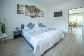 EHM - Central 3 bedroom accommodation - Image 3