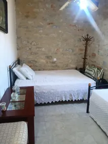 Stone-built Rinio a traditional cottage - Image 2