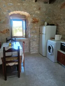 Stone-built Rinio a traditional cottage - Image 3