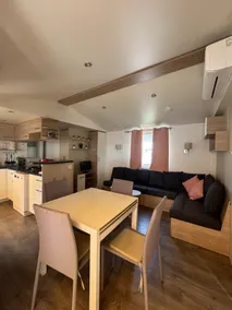 Bungalow 534, 8 pers, Wifi, Proche Fun Zone, Camping 4 étoiles Siblu Lac des Rêves - Image 3