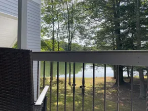 Modern Lakeview Townhome Near Golf Course - Image 2