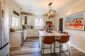 Mt Clemens Luxury - Image 3