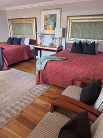 Elegant Colonial 6BR Home w/ Bonus Beds for 20+ - Image 5