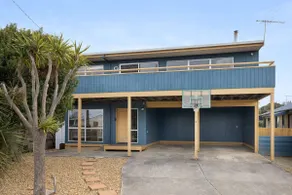 Dragonfly Beach House - Image 2