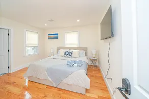 Cozy Boston 4BR | Walk to Red Line + Parking 80/2 - Image 4
