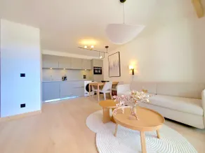 T2 Phoenix - B21 · Exceptional 2-bedroom apartment with pool and - Image 4