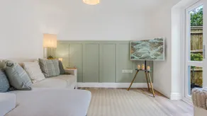 Cotswolds base with superking, courtyard & parking - Image 4