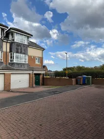ResiLets - Berwick House - Large 4 Bed Townhouse - Contractor stays - Image 5