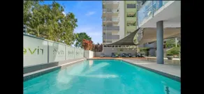 Riverfront 1BR • Pool/Gym • close to CBD/airport - Image 5