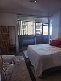 Riverfront 1BR • Pool/Gym • close to CBD/airport - Image 3