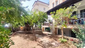 Peaceful Garden Floor • Close to the City, Intertwined with Nature - Image 2