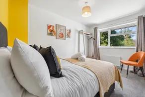 Cotswolds Vista Cirencester - Relaxed 5 Guest Home - 2 Bathroom, Parking, Garden - Image 5
