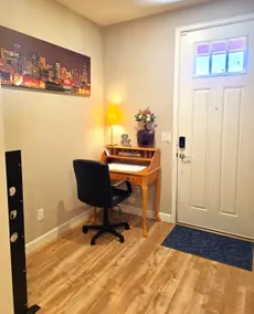 Eastbridge Elegance - Quiet Yet Near Everything! - Image 3