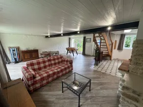 6-guest house with seasonal pool - Image 2