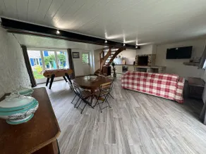 6-guest house with seasonal pool - Image 3