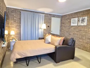 Comfortable Stay Minutes from the Centre - Image 5