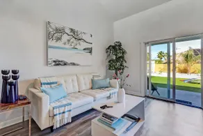 Lux Beach Cabana - Close to Beach & Restaurants - Image 2