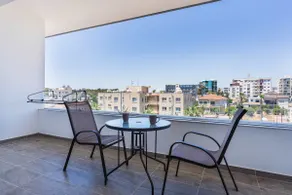 Bright Stylish Flat With Balcony & Shared Pool - Image 5