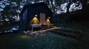 Primitive off grid cabin for couples - Image 2