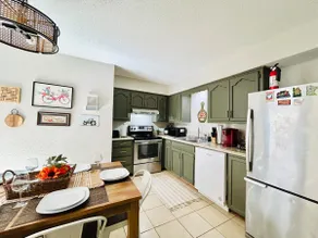 Stylish Townhome.3bedrooms,1Kingbed/4Queen/1sofa - Image 4