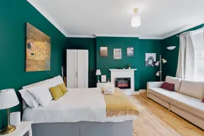 Well-Designed London Apartment Near the Tube - Image 2