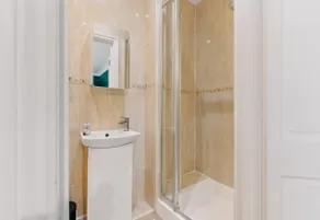 Well-Designed London Apartment Near the Tube - Image 5