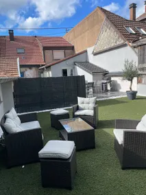 Elegant apartment with terrace - Image 3